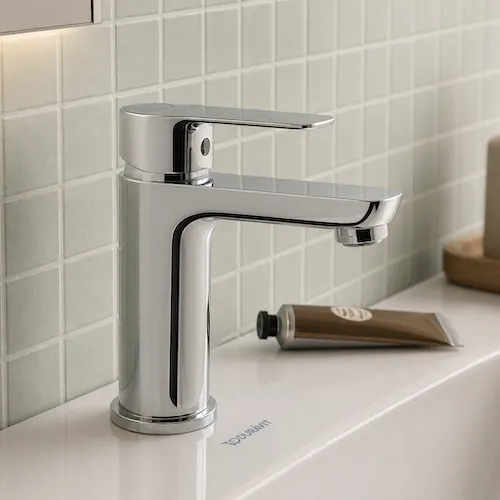 Смеситель Duravit в современной ванной комнате