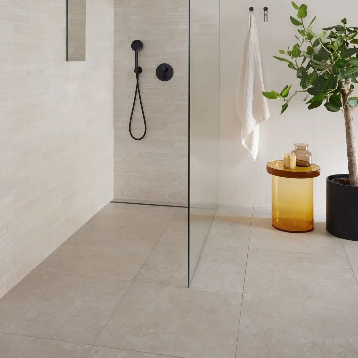 Geberit CleanLine50 в душевой Душевая без поддона с каналом Geberit CleanLine50